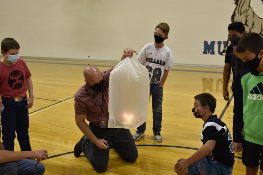 Phot of Mr. Edwards Science experiment.