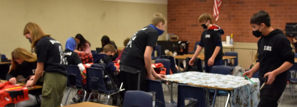 Photo of students in Family and Consul=mer Science class